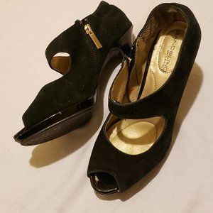 Bandolino Flexible Zipper Heels